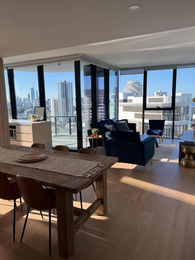 2 Bedroom Luxurious Family Apartment Next To Pacific Fair - Broadbeach Gold Coast Gc22 ภายนอก รูปภาพ