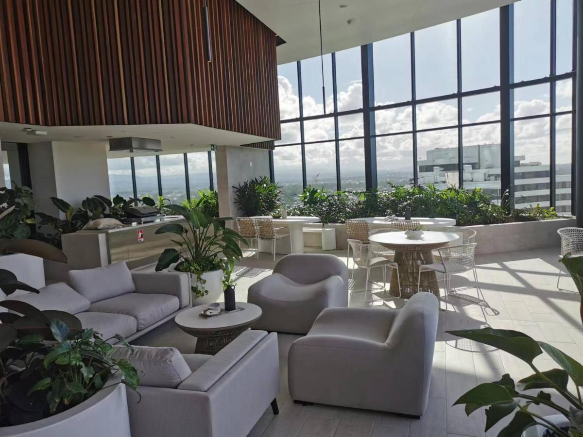 2 Bedroom Luxurious Family Apartment Next To Pacific Fair - Broadbeach Gold Coast Gc22 ภายนอก รูปภาพ