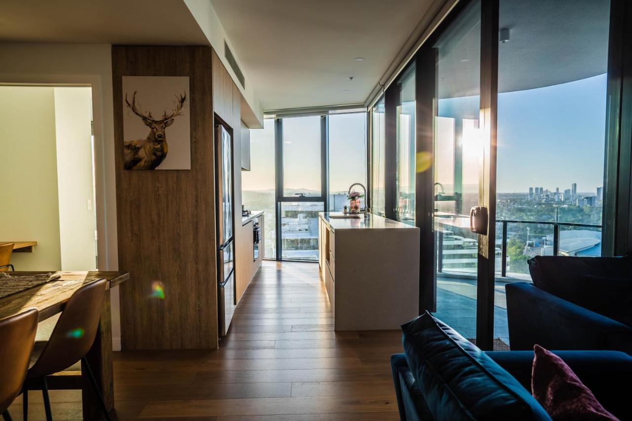2 Bedroom Luxurious Family Apartment Next To Pacific Fair - Broadbeach Gold Coast Gc22 ภายนอก รูปภาพ