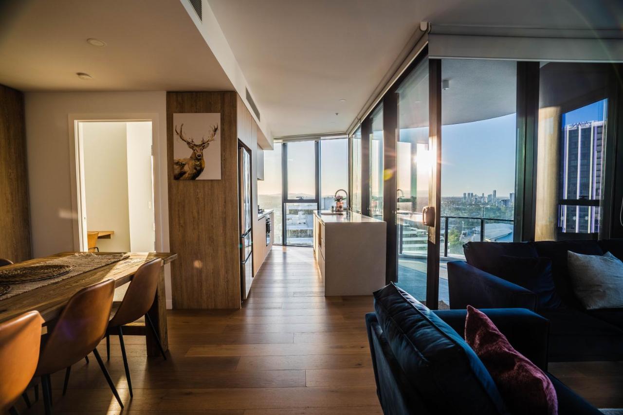 2 Bedroom Luxurious Family Apartment Next To Pacific Fair - Broadbeach Gold Coast Gc22 ภายนอก รูปภาพ