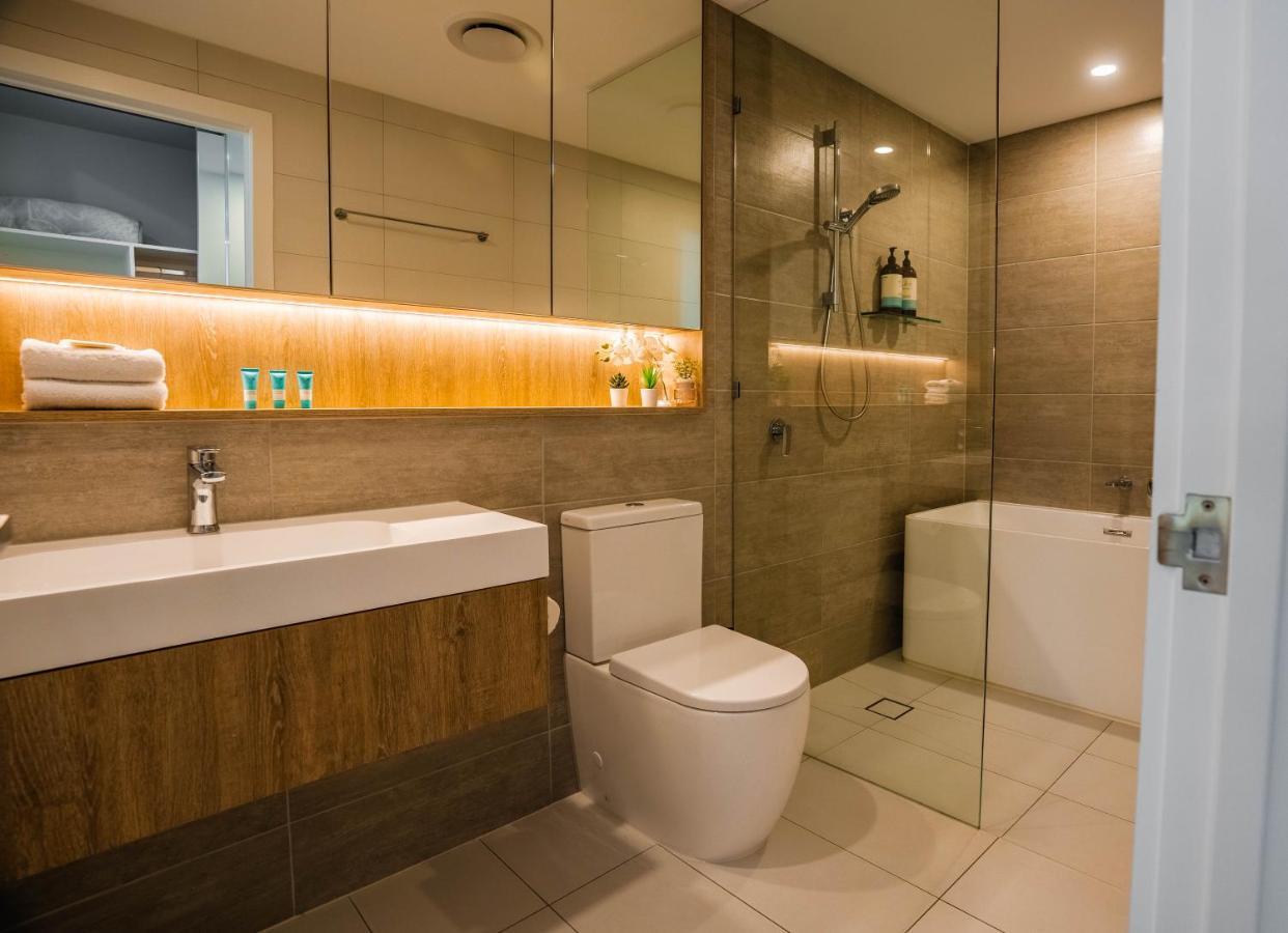 2 Bedroom Luxurious Family Apartment Next To Pacific Fair - Broadbeach Gold Coast Gc22 ภายนอก รูปภาพ