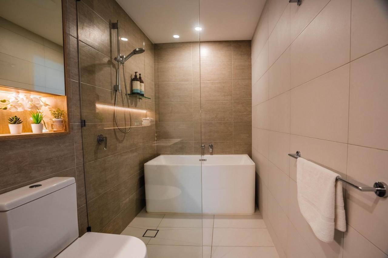 2 Bedroom Luxurious Family Apartment Next To Pacific Fair - Broadbeach Gold Coast Gc22 ภายนอก รูปภาพ