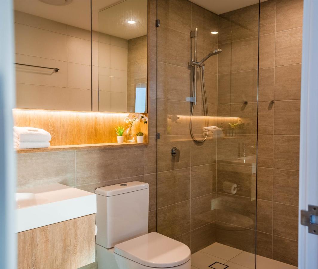 2 Bedroom Luxurious Family Apartment Next To Pacific Fair - Broadbeach Gold Coast Gc22 ภายนอก รูปภาพ