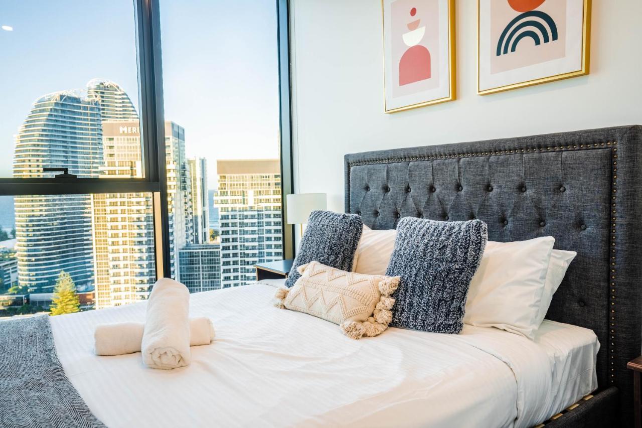 2 Bedroom Luxurious Family Apartment Next To Pacific Fair - Broadbeach Gold Coast Gc22 ภายนอก รูปภาพ