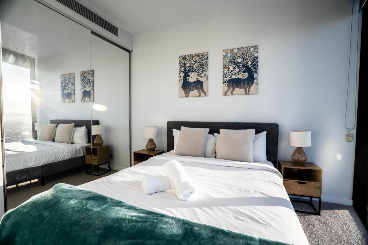 2 Bedroom Luxurious Family Apartment Next To Pacific Fair - Broadbeach Gold Coast Gc22 ภายนอก รูปภาพ